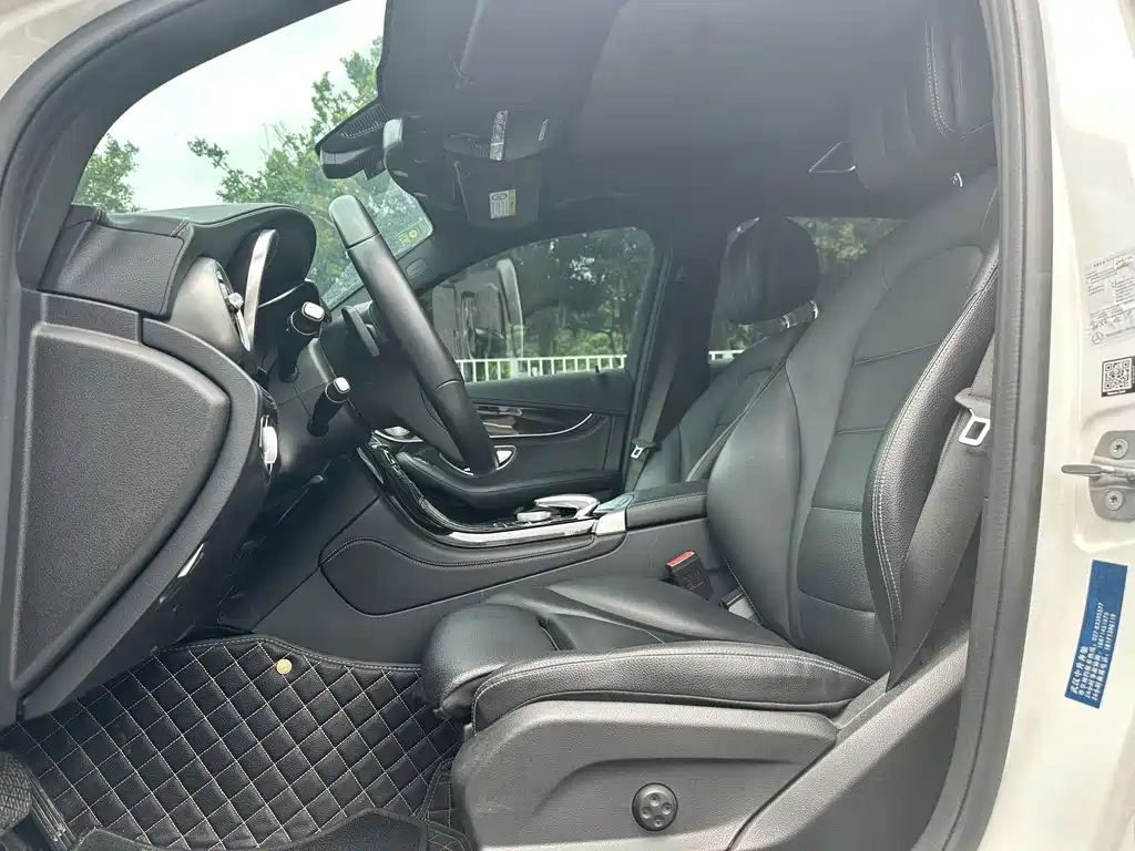 Mercedes-Benz GLC 2019 — фото 12