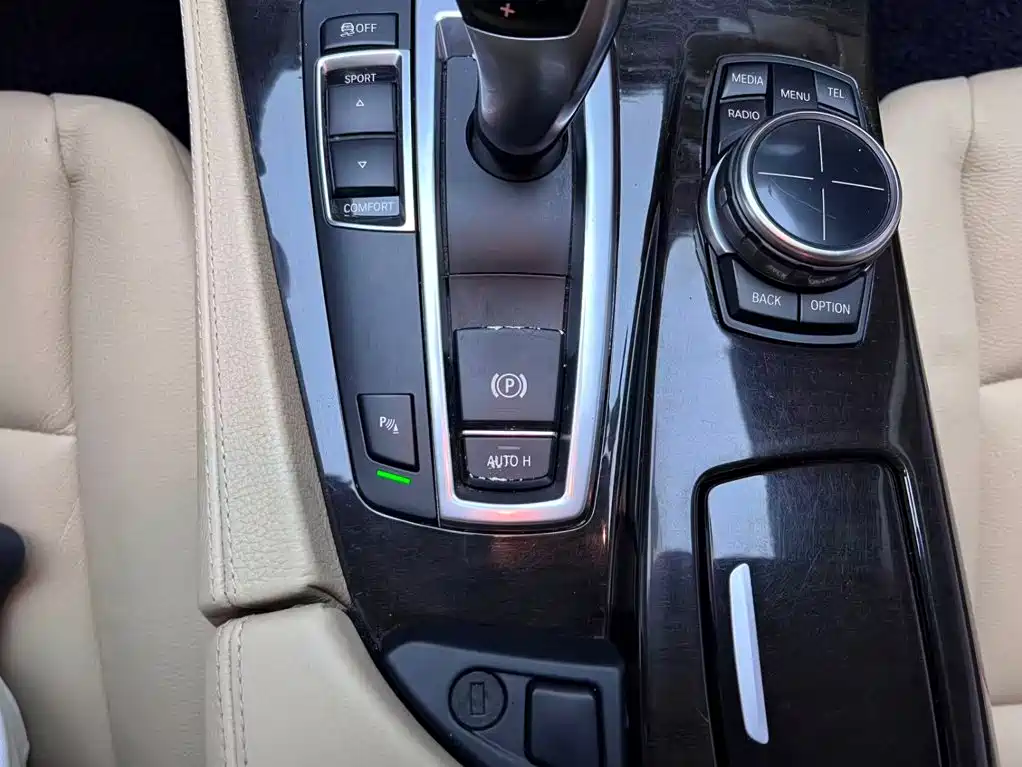 BMW 5 Series 2013 — фото 12