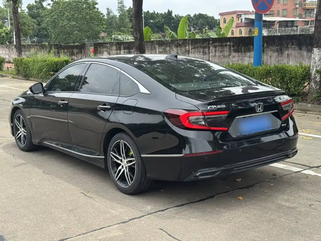 Honda Accord 2022 — фото 10