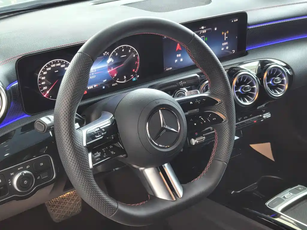 Mercedes-Benz A-Class 2025 — фото 8