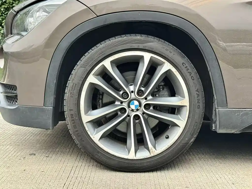 BMW X1 2015 — фото 9