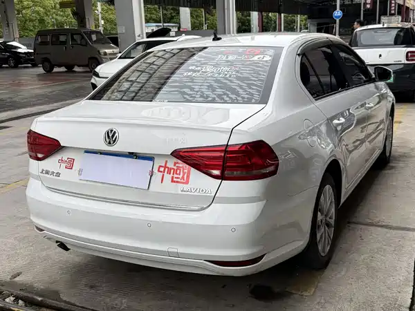 Volkswagen Lavida 2015