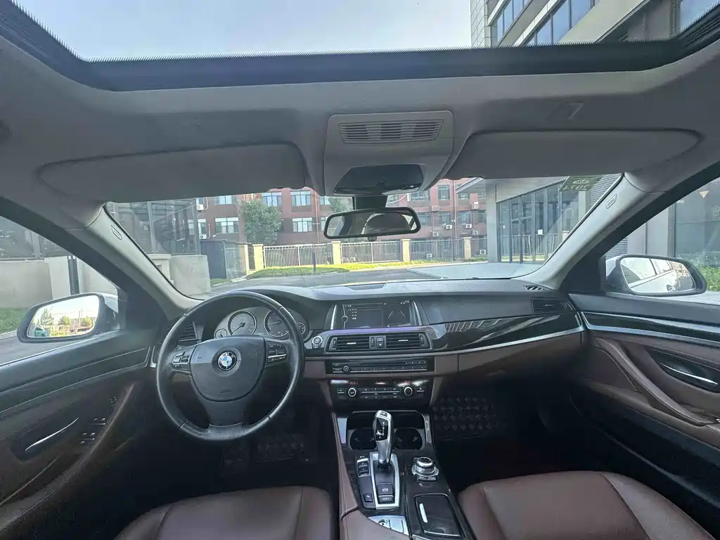 BMW 5 Series 2014 — фото 10