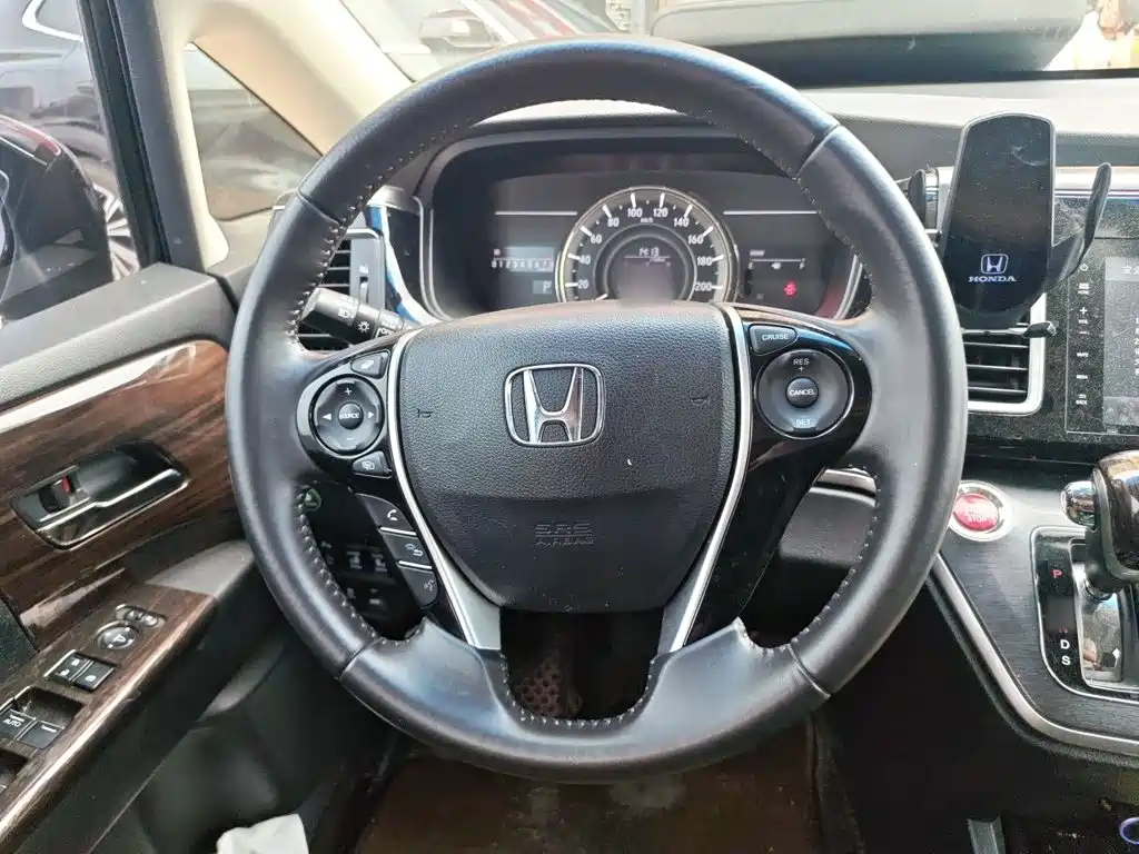 Honda Elysion 2019 — фото 11