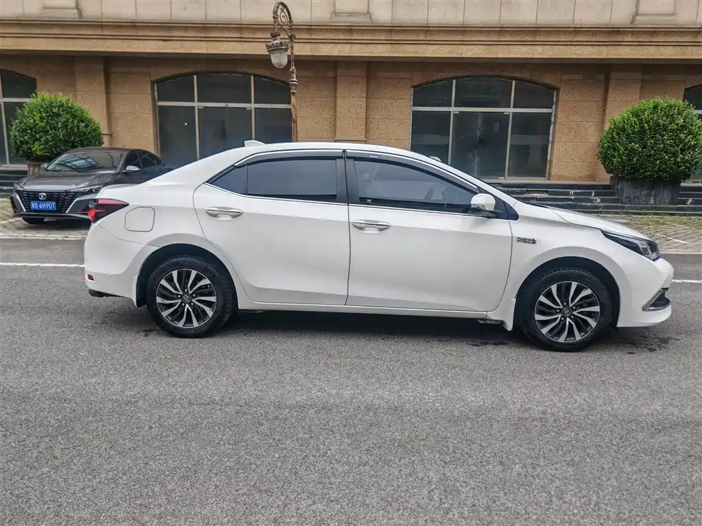 Toyota Corolla Dual Engine E+ 2019 — фото 7