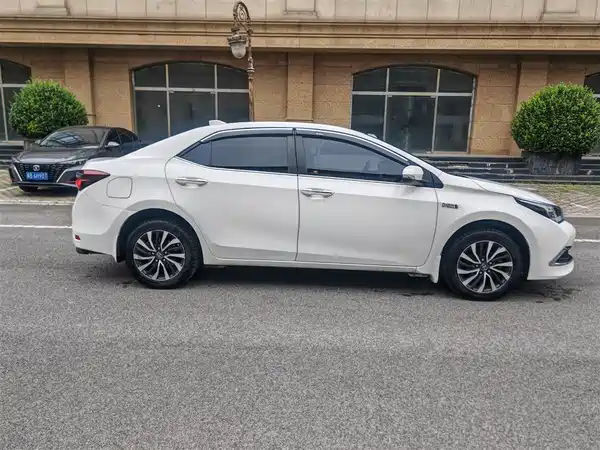 Toyota Corolla Dual Engine E+ 2019