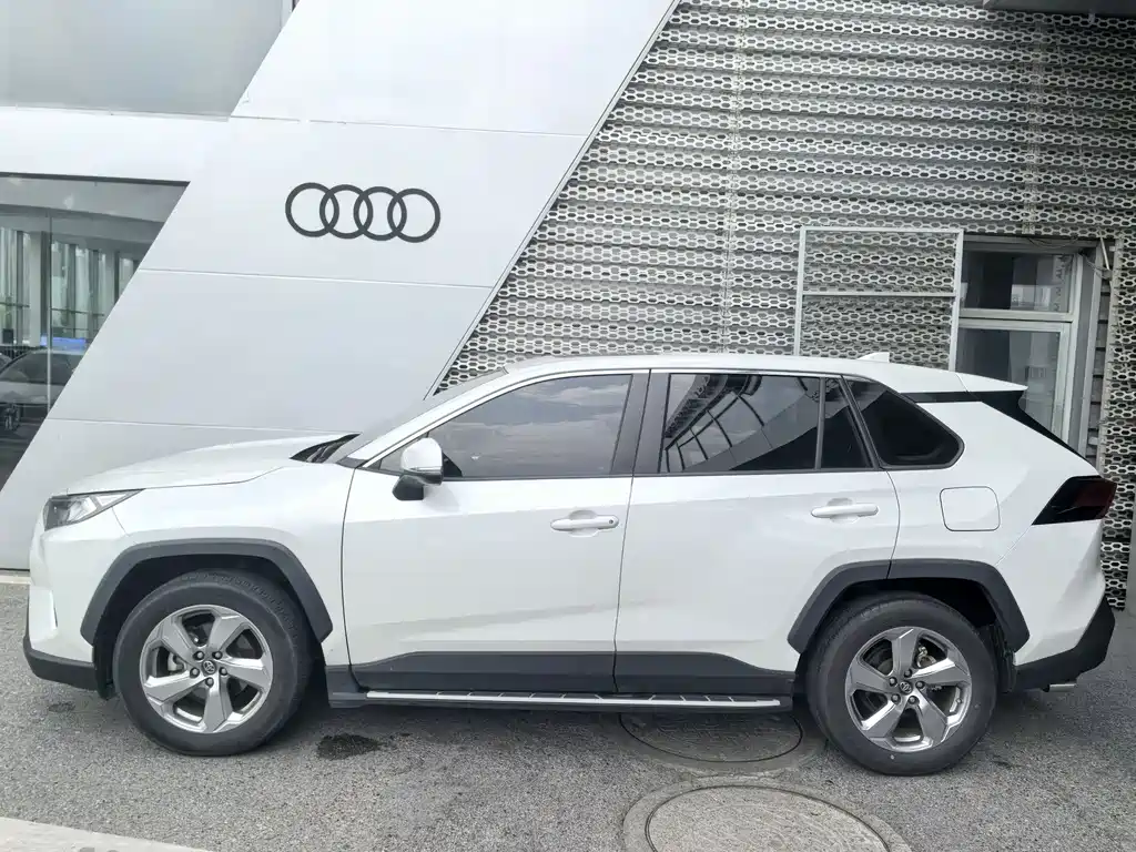 Toyota RAV4 2021