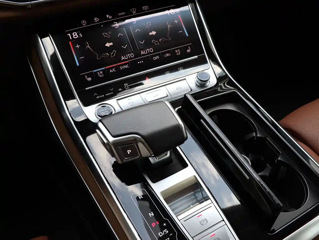 Audi Q7 2021 — фото 17