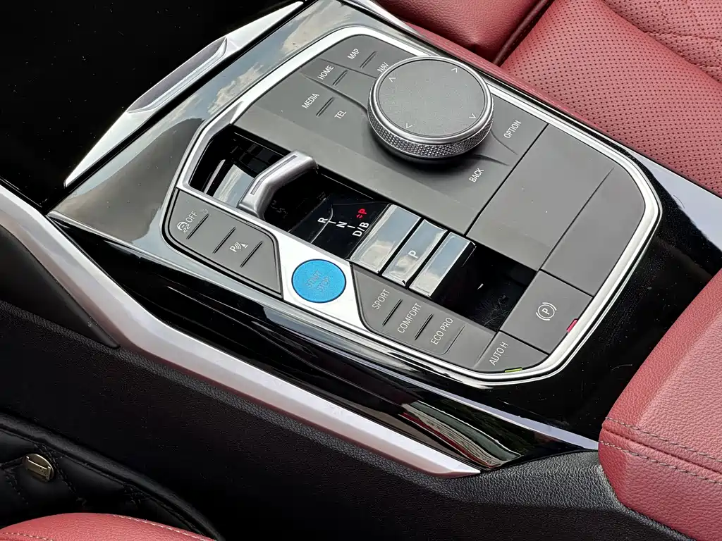 BMW i3 2024 — фото 9