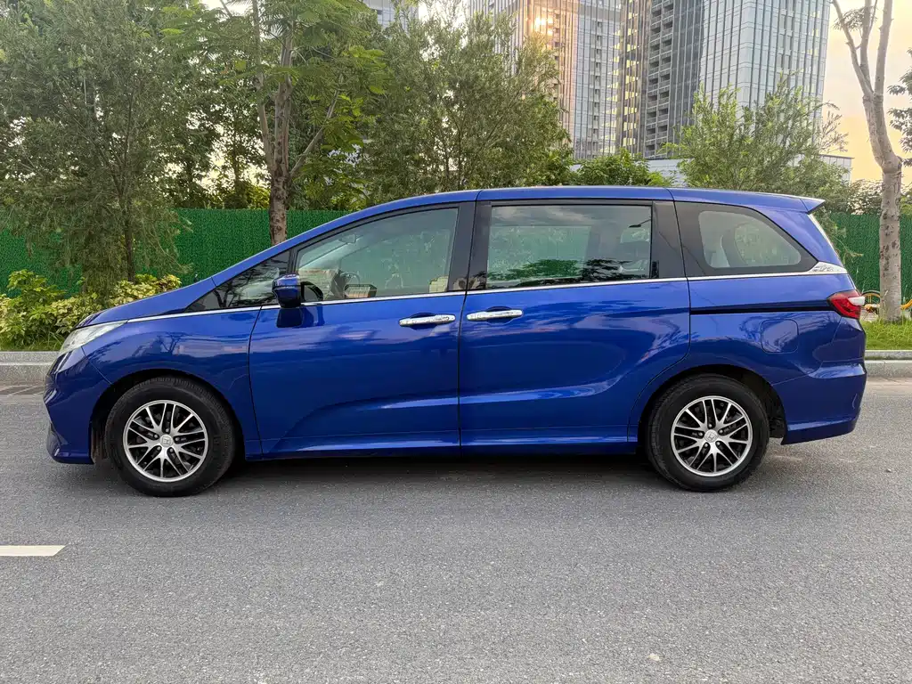 Honda Odyssey 2018 — фото 12
