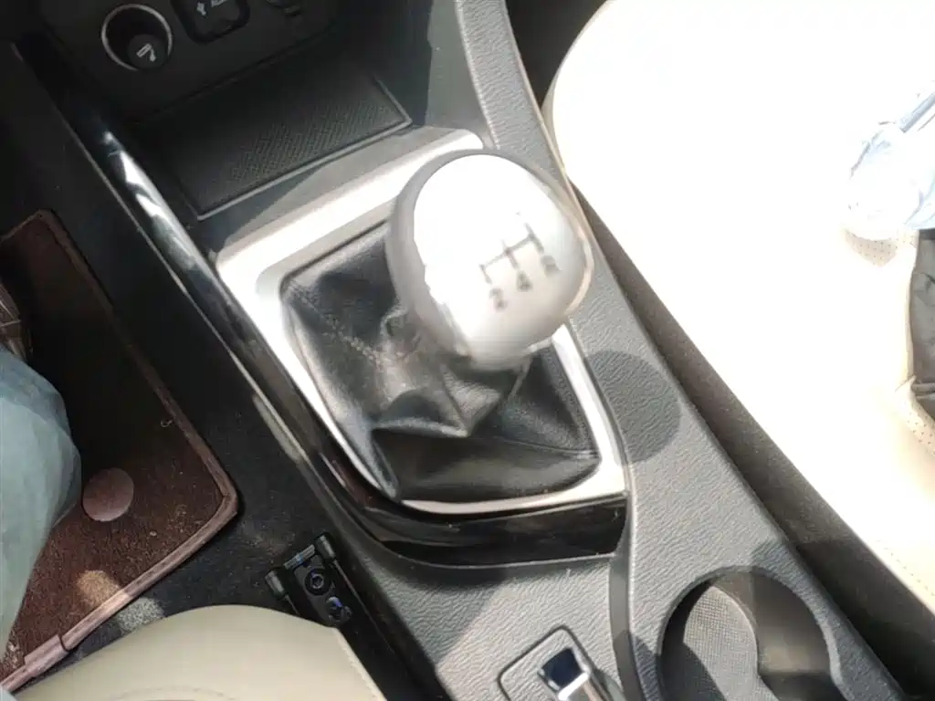 Changan V7 2015 — фото 14