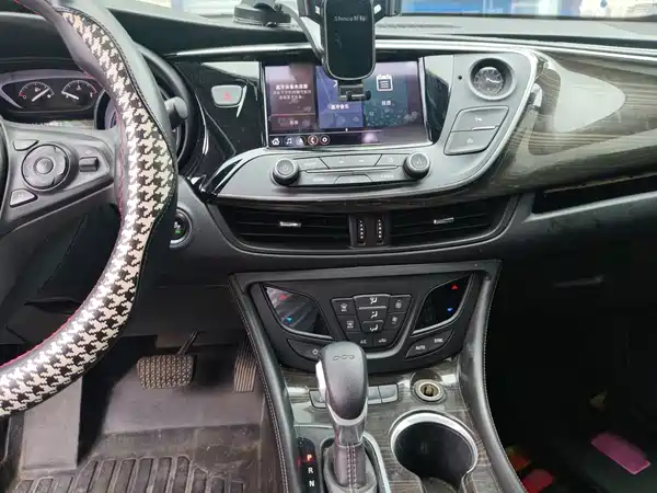 Buick Envision Plus 2020