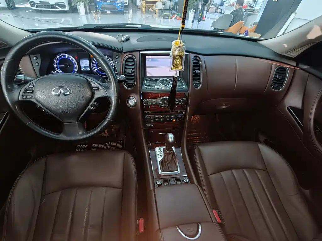 Infiniti QX50 2015 — фото 6