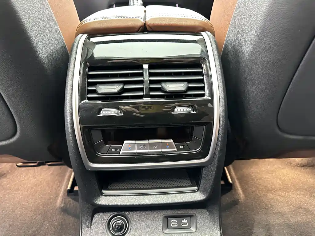 BMW X7 2021 — фото 18