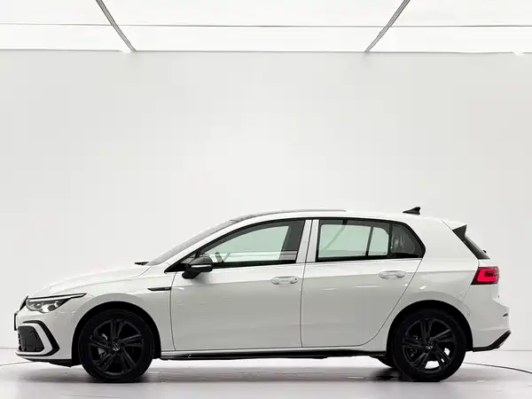 Volkswagen Golf 2024