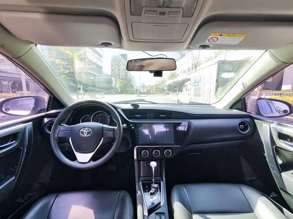 Toyota Corolla 2018 — фото 11