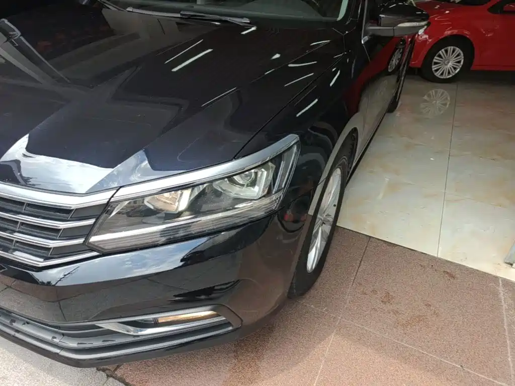 Volkswagen Passat 2017 — фото 24