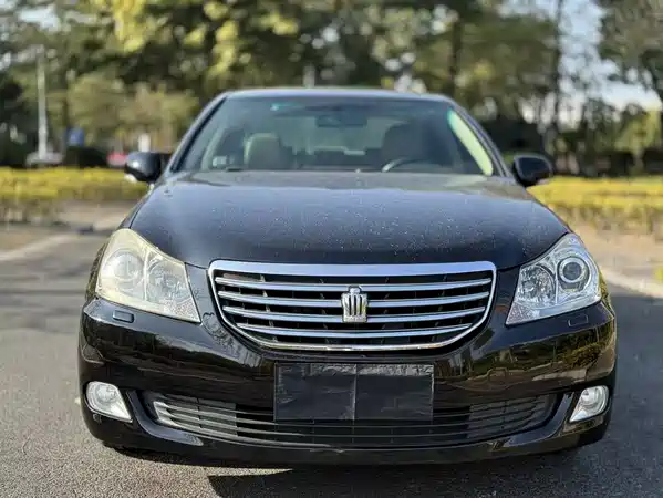 Toyota Crown 2010