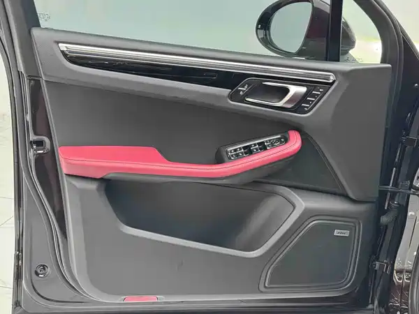 Porsche Macan 2021