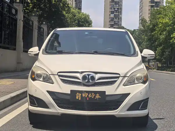 BAIC Motor E Series 2015
