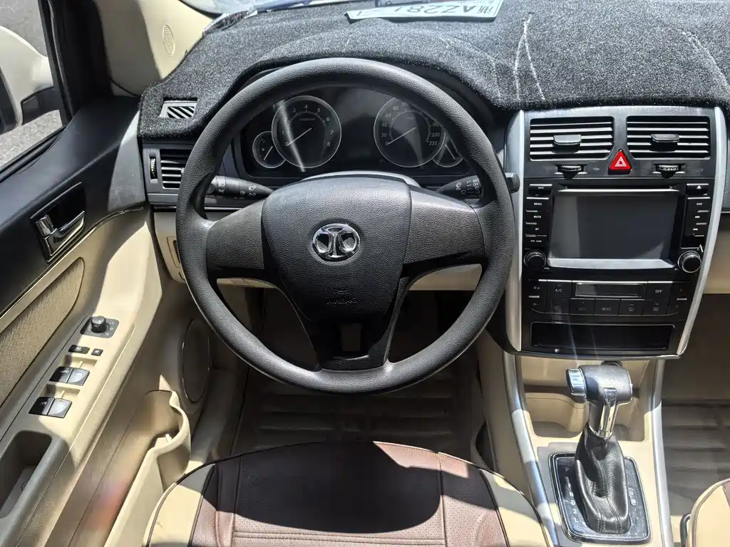 BAIC Motor E Series 2015 — фото 11