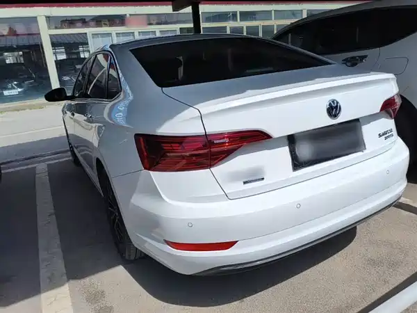 Volkswagen Sagitar 2020