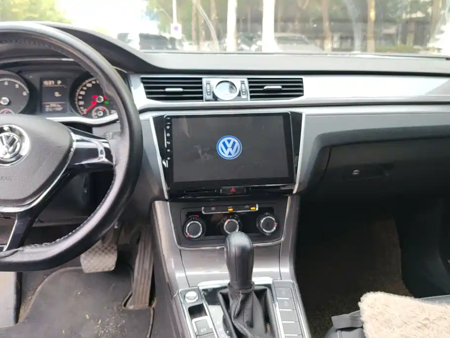 Volkswagen Passat 2017 — фото 13