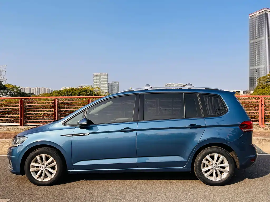 Volkswagen Touran 2020 — фото 17
