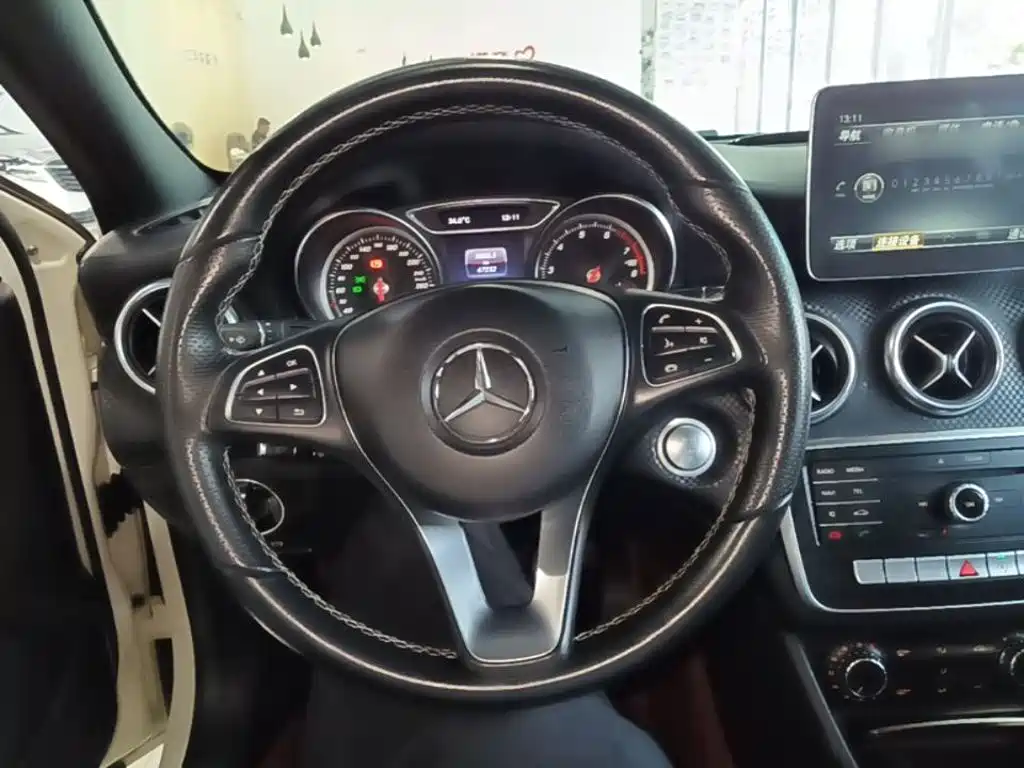 Mercedes-Benz A-Class 2017 — фото 11