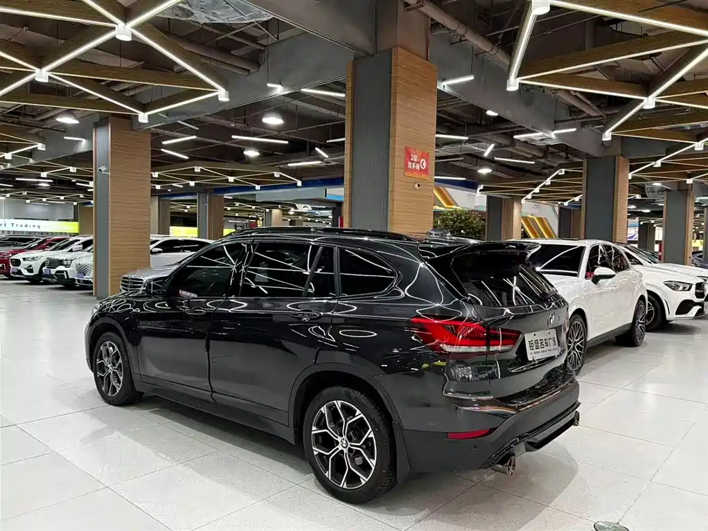 BMW X1 2021 — фото 4