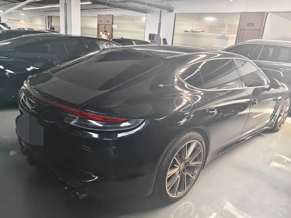 Porsche Panamera 2015 — фото 25