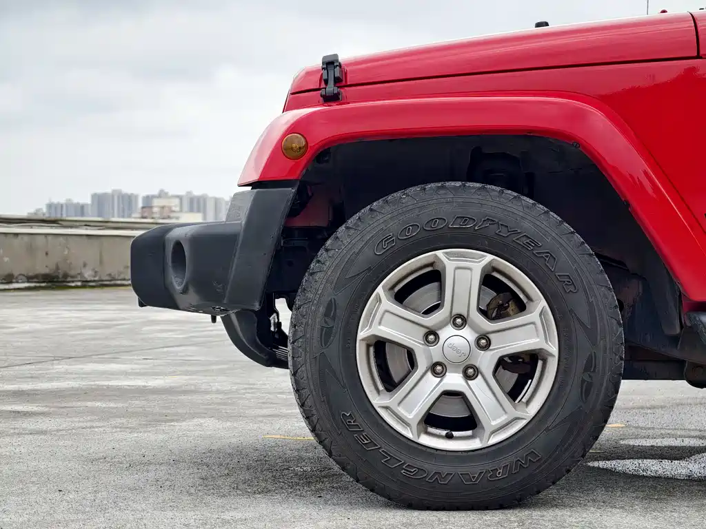 Jeep Wrangler 2016 — фото 23