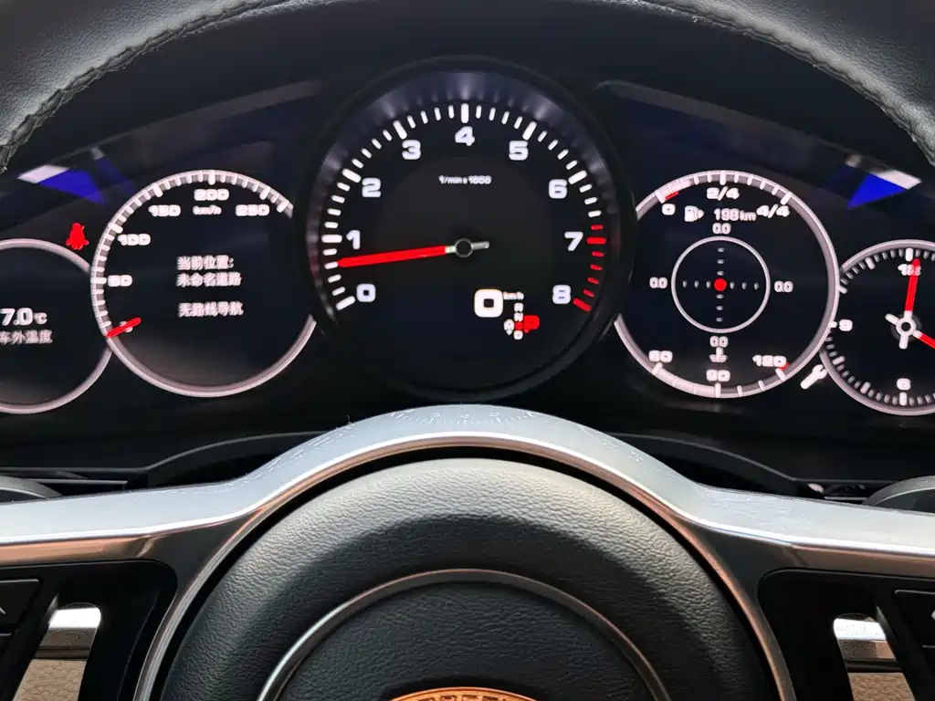 Porsche Cayenne 2018 — фото 11