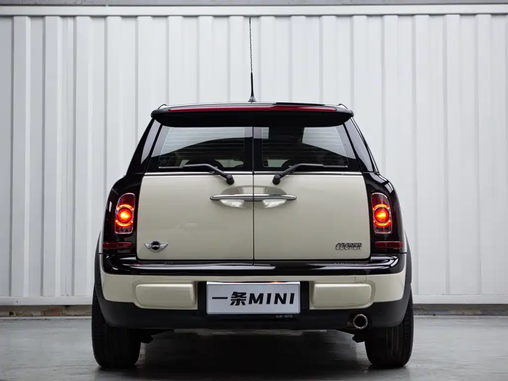 MINI Clubman 2012