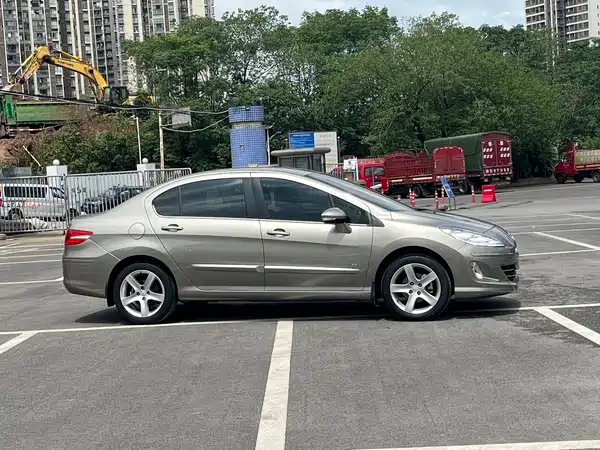 Peugeot 408 2014