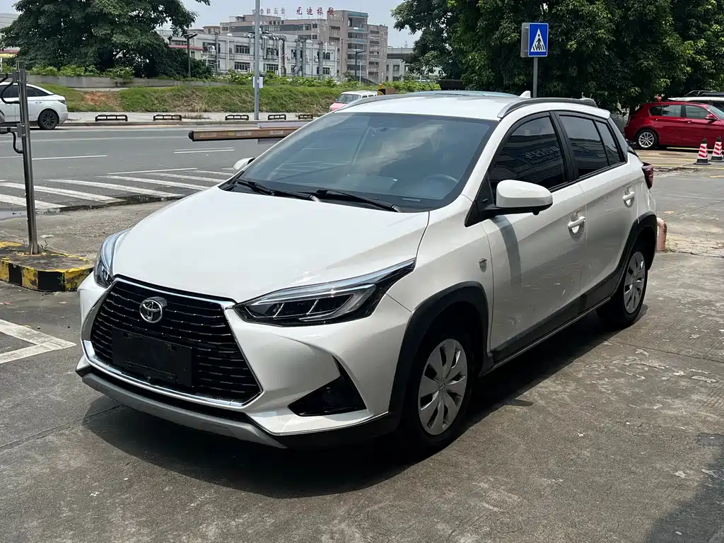 Toyota Yaris L 2022