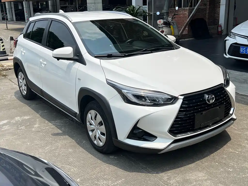 Toyota Yaris L 2022