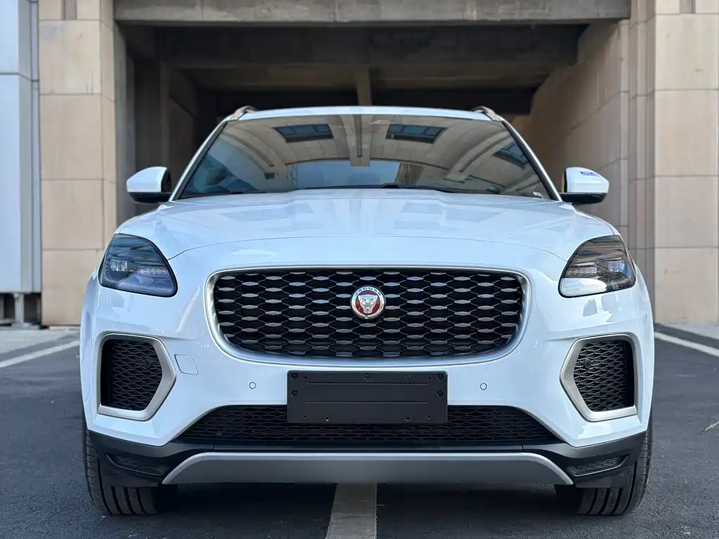 Jaguar E-PACE 2025 — фото 2