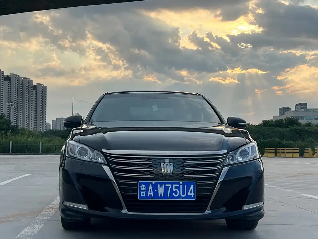 Toyota Crown 2019 — фото 2