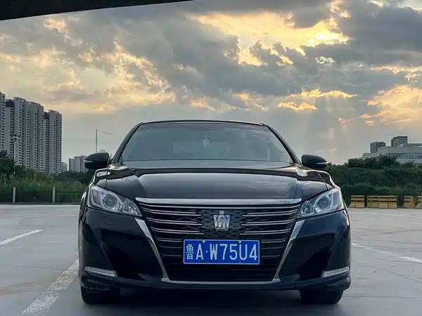 Toyota Crown 2019