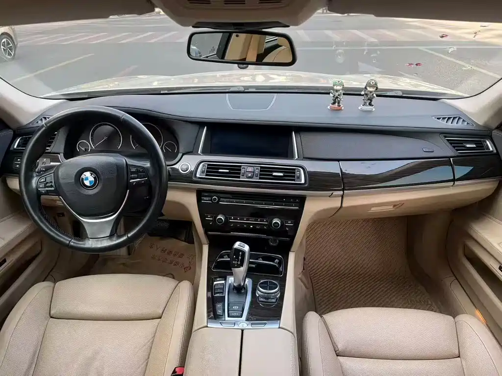 BMW 7 Series 2013 — фото 7