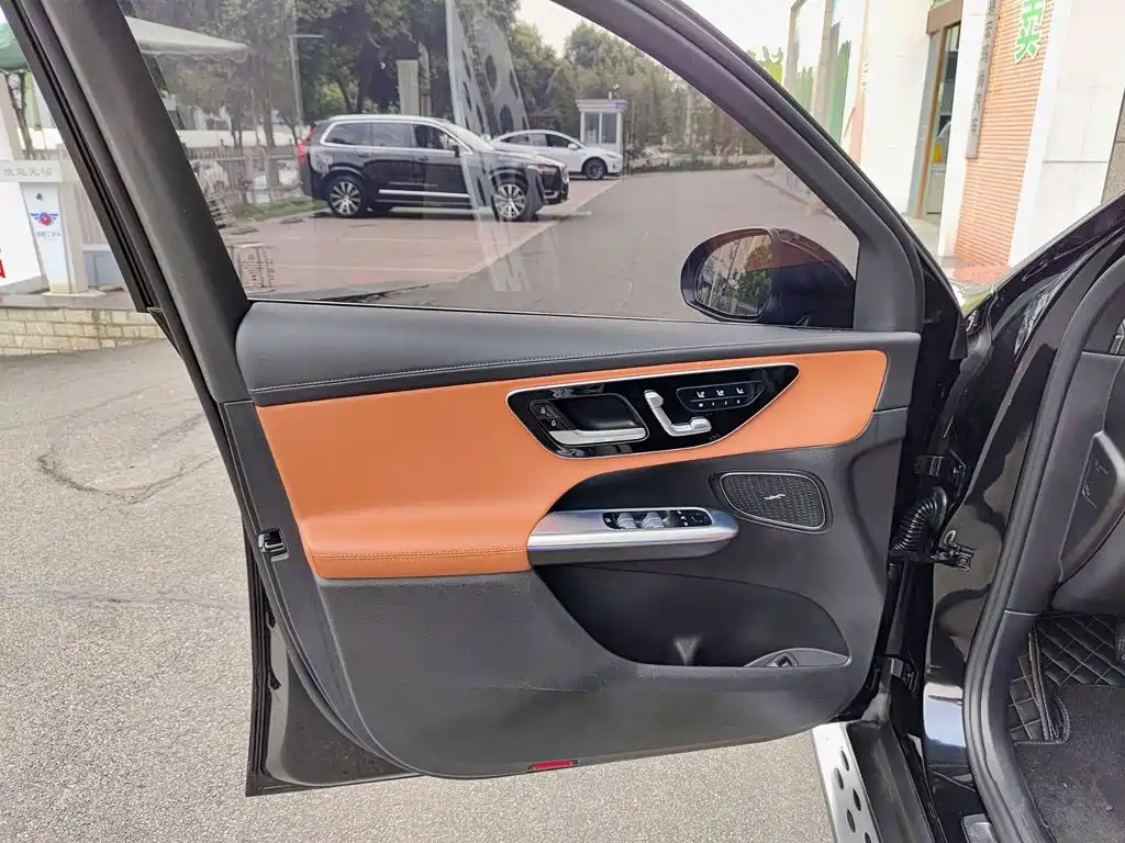 Mercedes-Benz GLC 2023