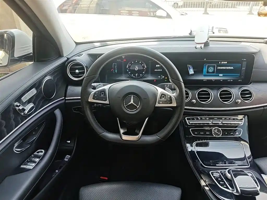 Mercedes-Benz E-Class 2017 — фото 11