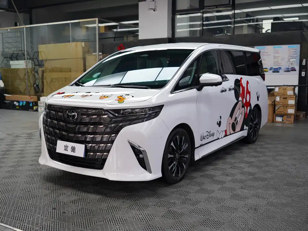 Toyota Alphard 2024 — фото 1