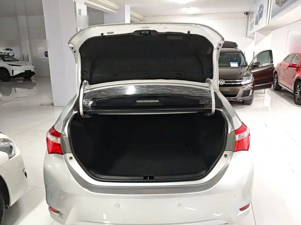 Toyota Corolla 2015 — фото 19