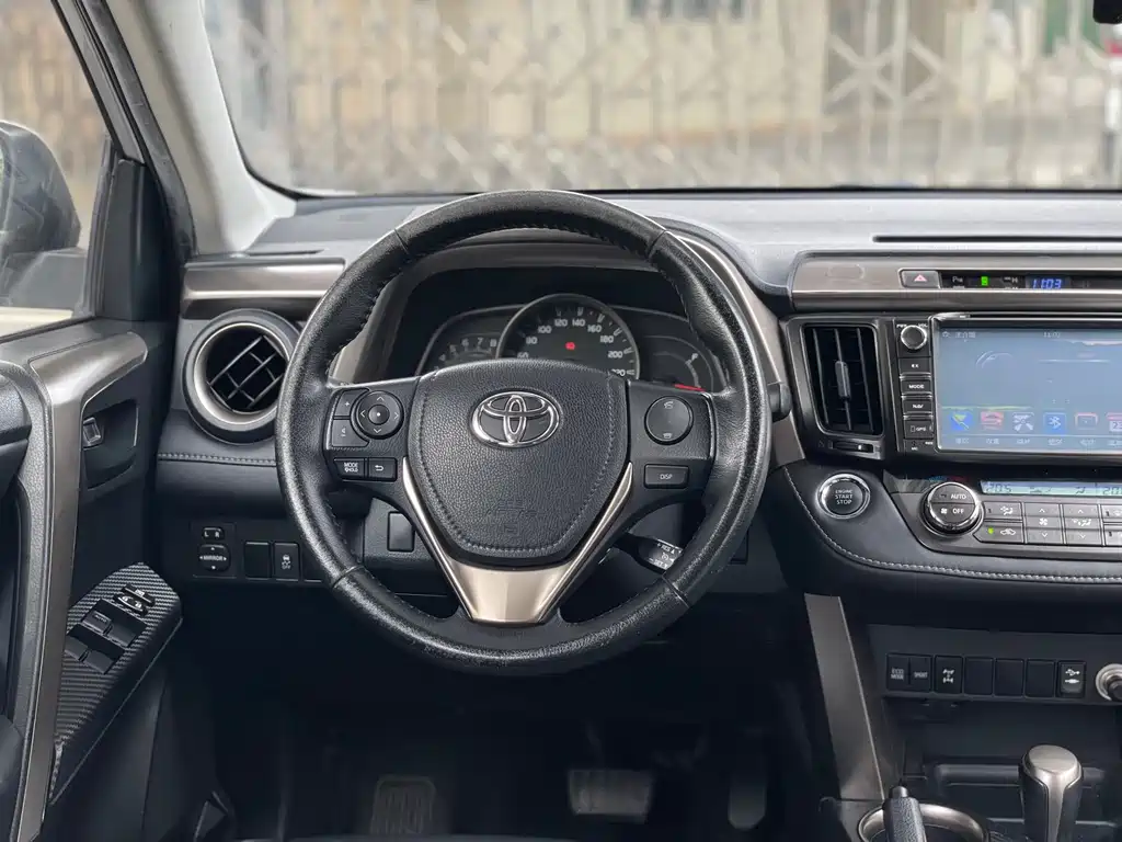 Toyota RAV4 2014 — фото 13