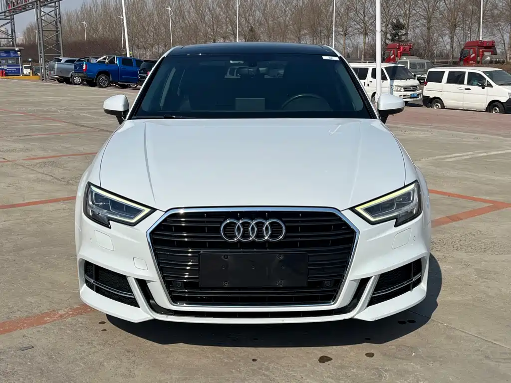 Audi A3 2019 — фото 2