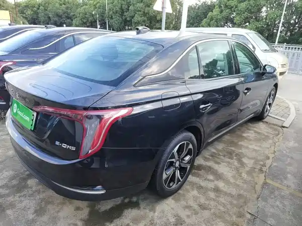 Hongqi E-QM5 2023