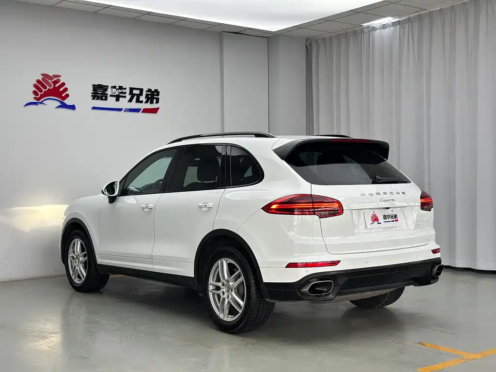 Porsche Cayenne 2015 — фото 12