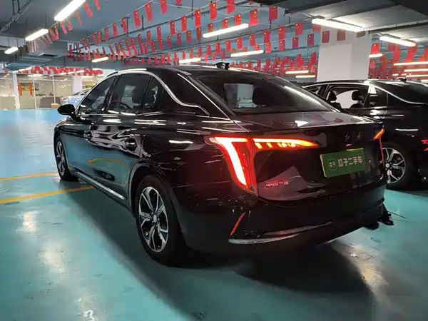 Hongqi E-QM5 2023